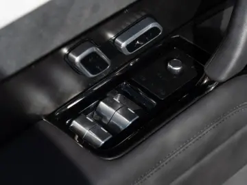 Range Rover Sport SV CARBON