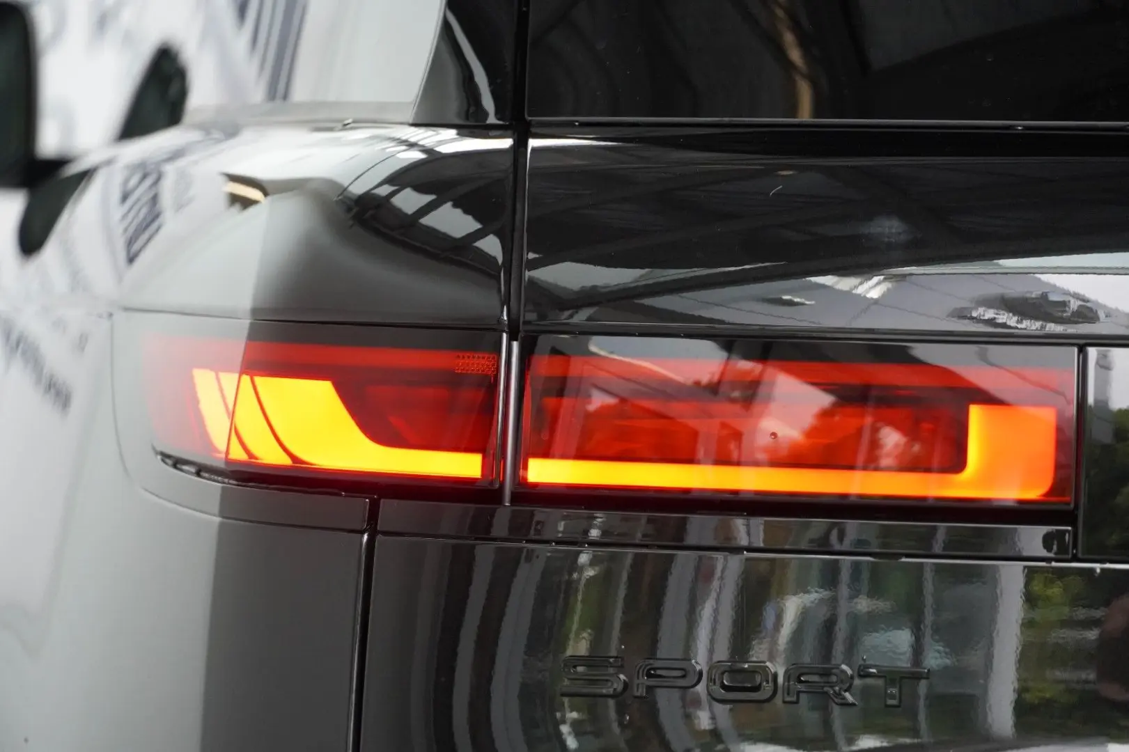 Range Rover Sport D300 Dynamic HSE