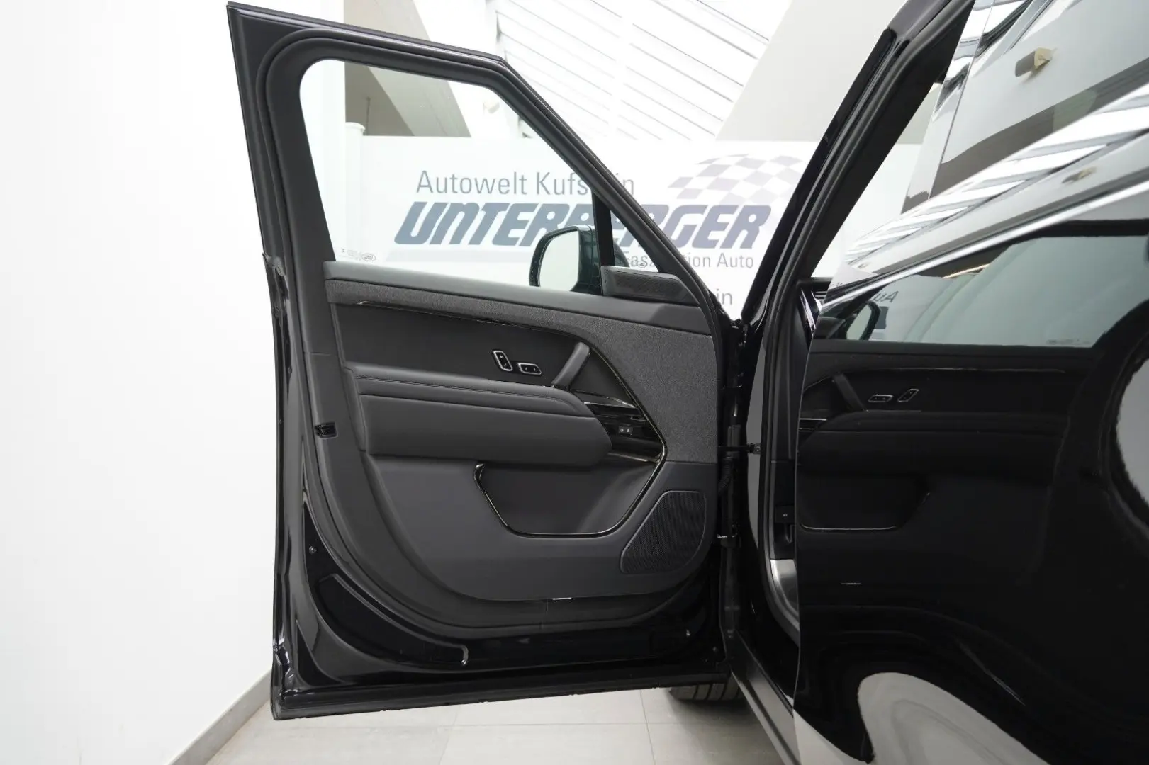 Range Rover Sport D300 Dynamic HSE