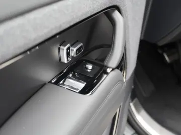 Range Rover Sport D300 Dynamic HSE