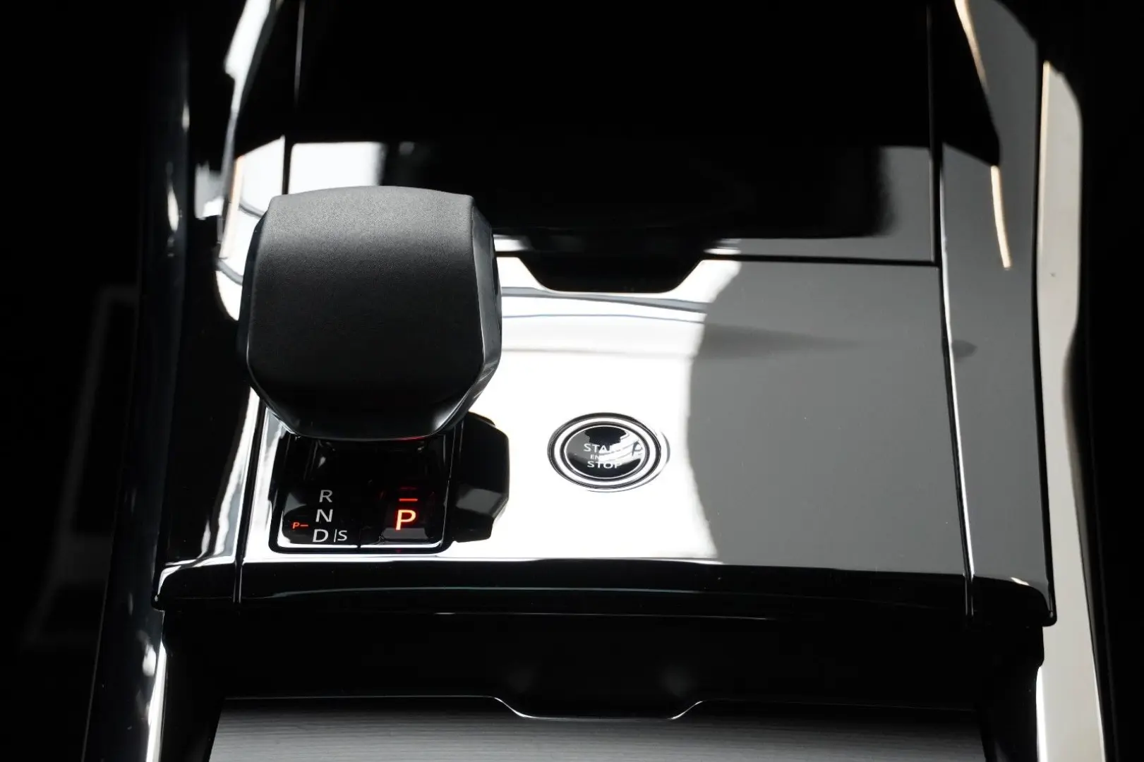 Range Rover Sport D300 Dynamic HSE