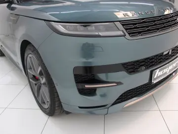 Range Rover Sport P550e Hybrid Autobiography