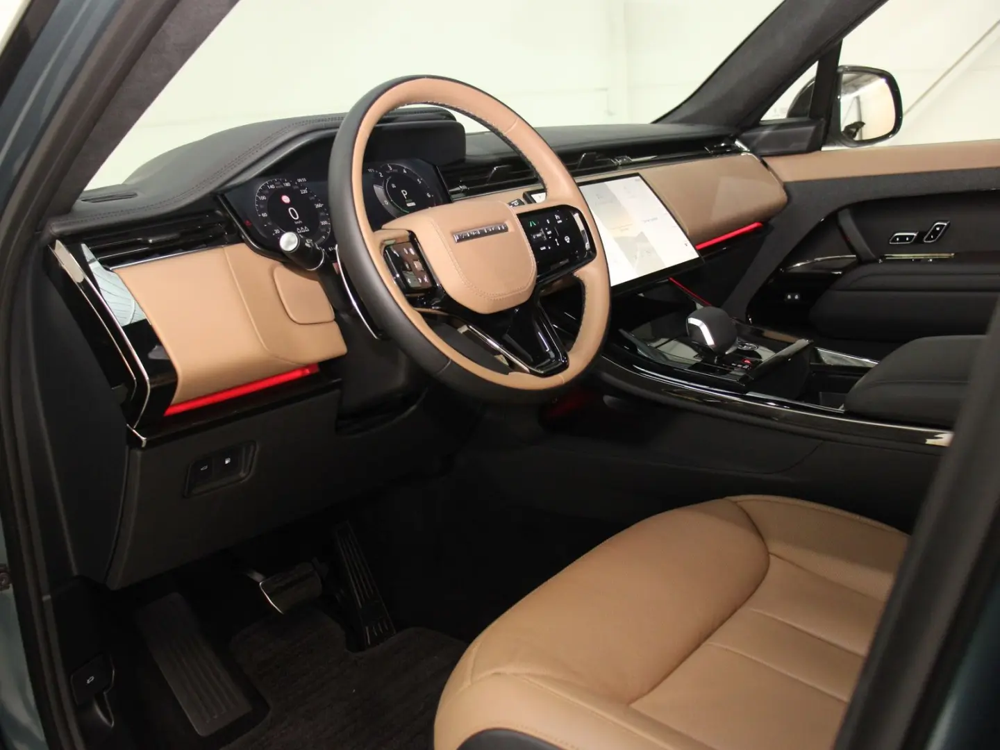 Range Rover Sport P550e Hybrid Autobiography