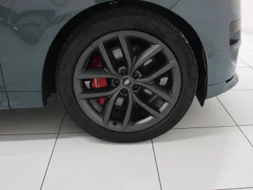 Range Rover Sport P550e Hybrid Autobiography