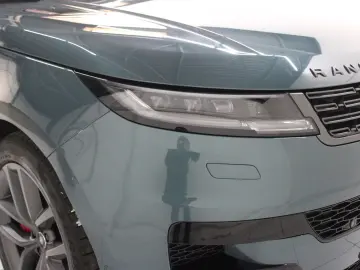 Range Rover Sport P550e Hybrid Autobiography