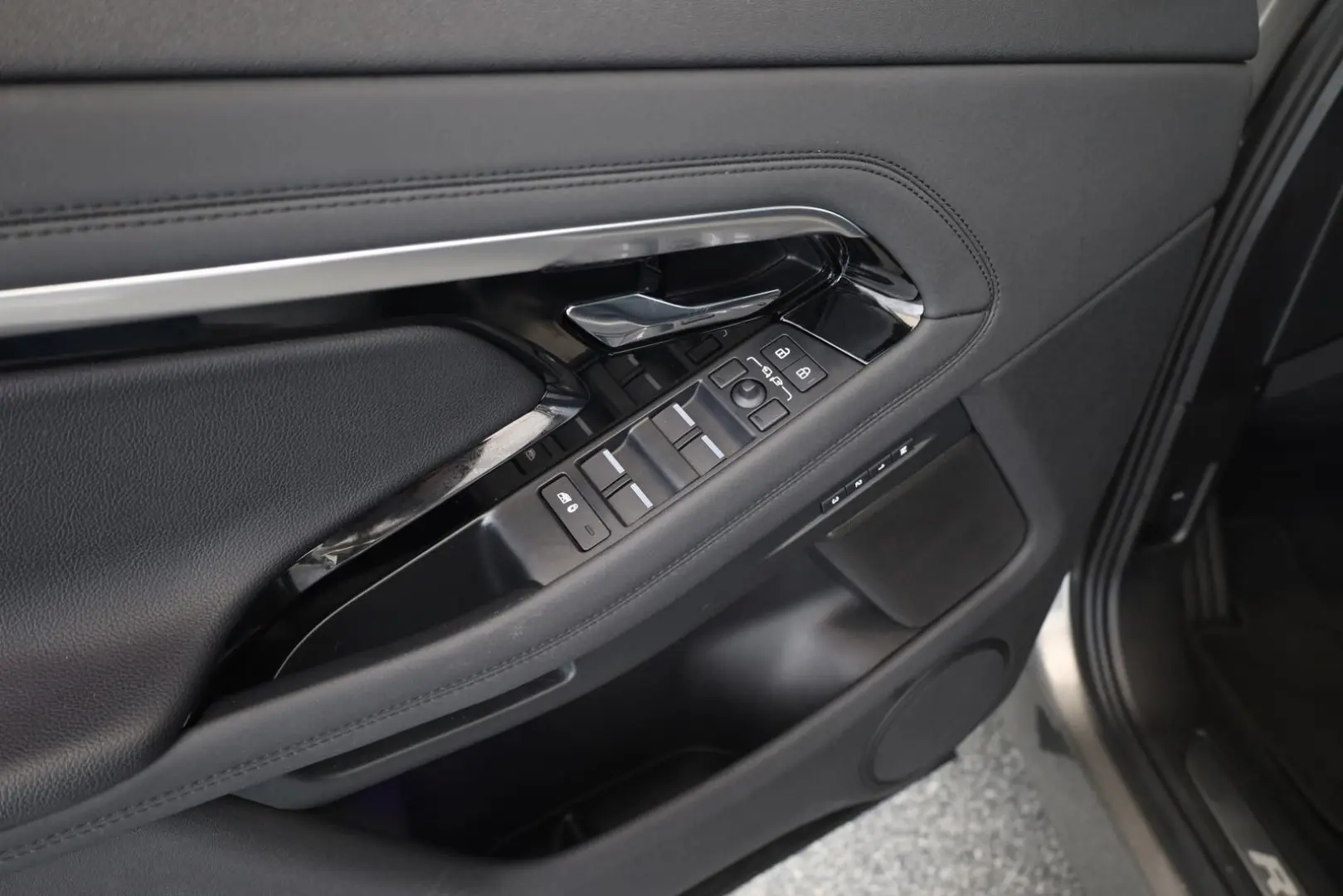 Range Rover Evoque D200 AWD R-Dynamic