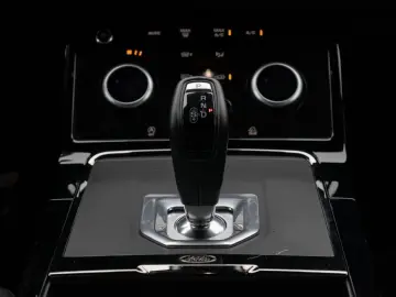Range Rover Evoque P200 R-Dynamic SE