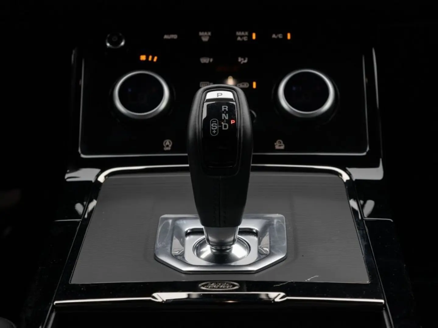 Range Rover Evoque P200 R-Dynamic SE