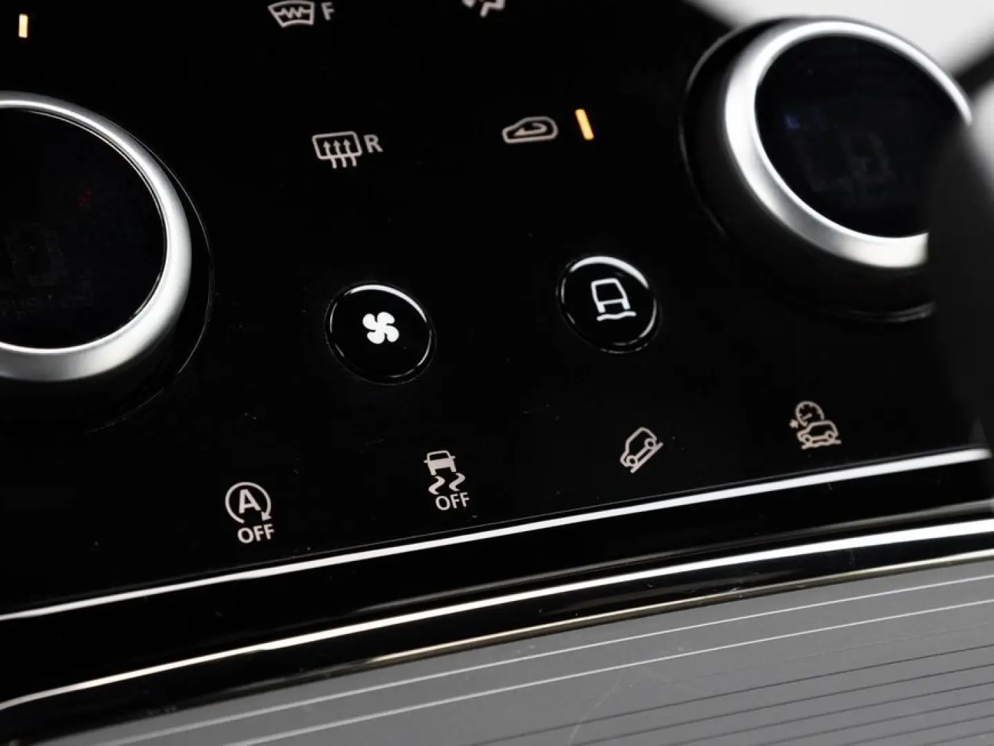 Range Rover Evoque P200 R-Dynamic SE