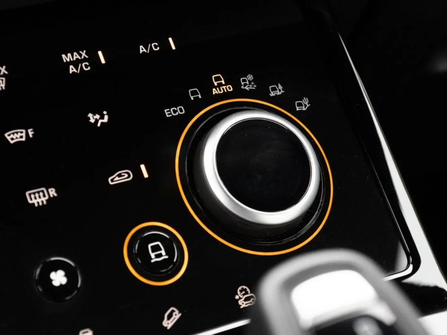 Range Rover Evoque P200 R-Dynamic SE