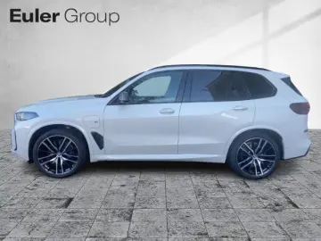 X5 xDr50e M-Sport