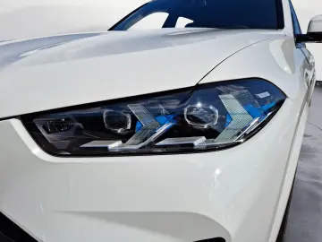 X5 xDrive30d M SPORT Iconic Glow AHK Parking Ass