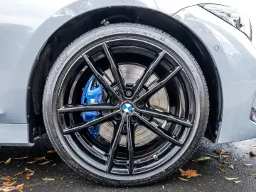 330i Limousine M Sport