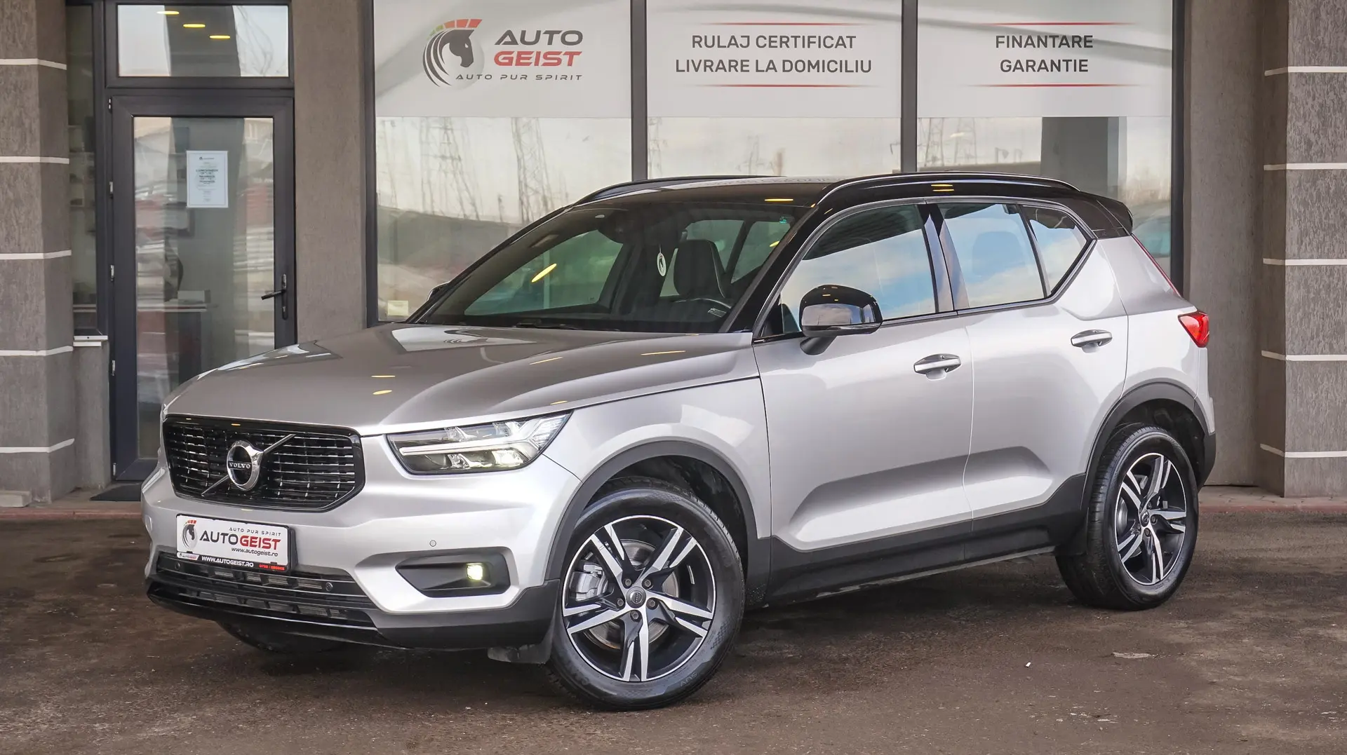 VOLVO XC40 AWD T5 R-DESIGN