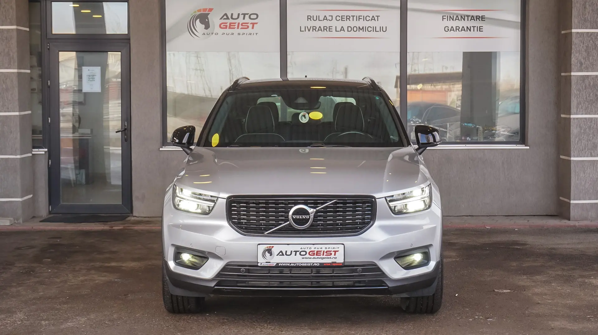 VOLVO XC40 AWD T5 R-DESIGN