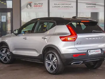 VOLVO XC40 AWD T5 R-DESIGN