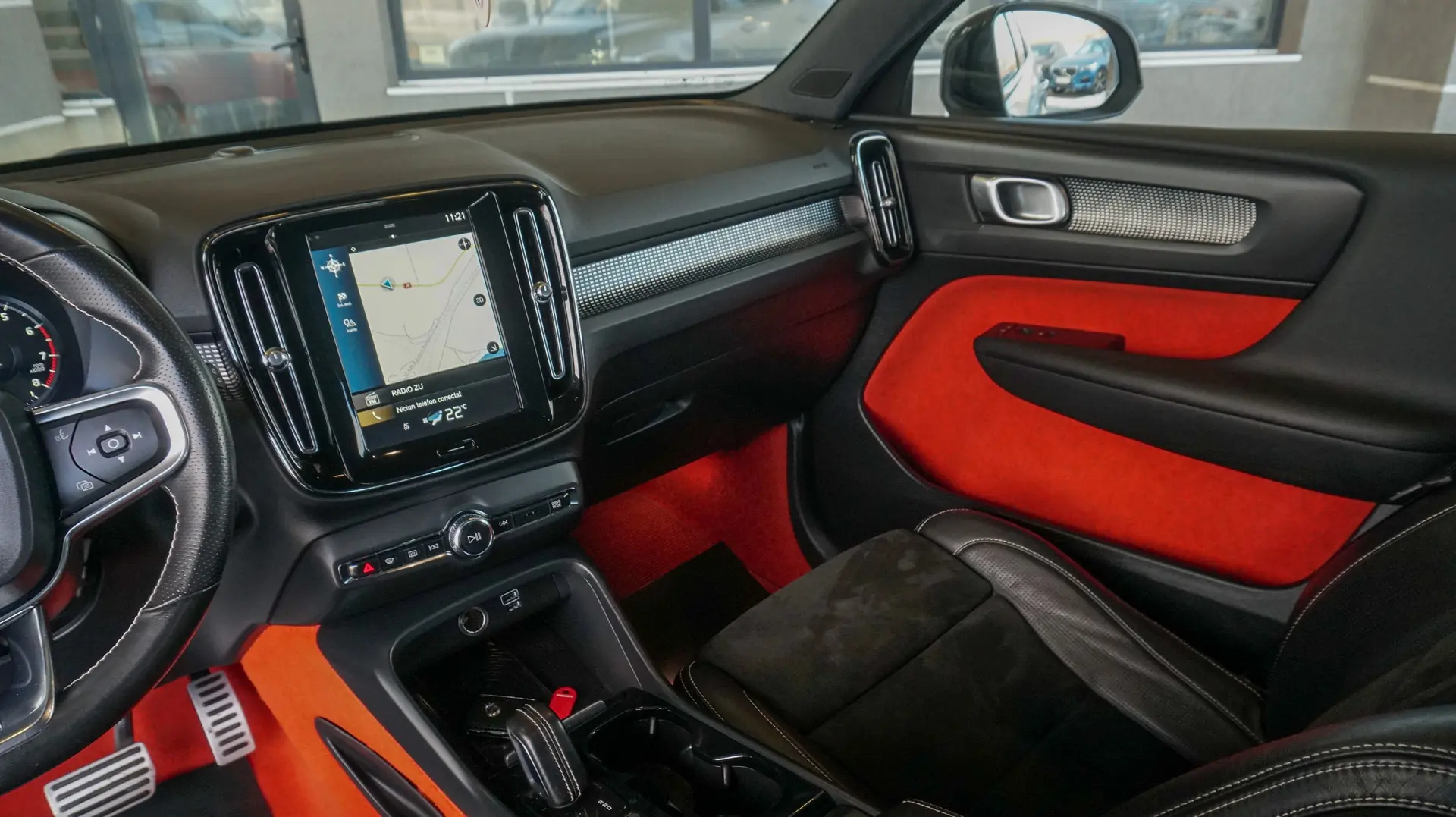 VOLVO XC40 AWD T5 R-DESIGN