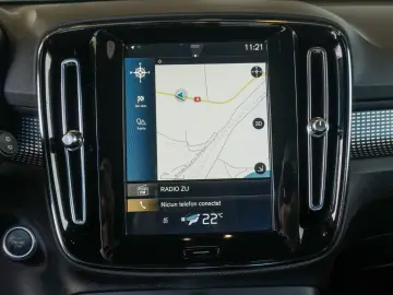 VOLVO XC40 AWD T5 R-DESIGN