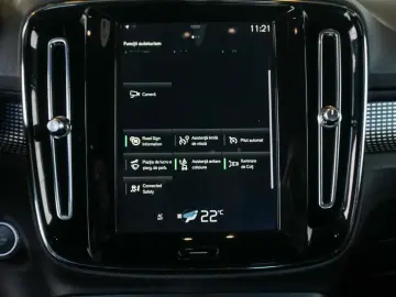 VOLVO XC40 AWD T5 R-DESIGN