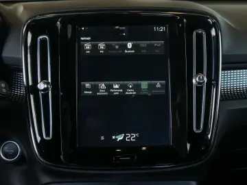 VOLVO XC40 AWD T5 R-DESIGN