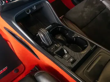 VOLVO XC40 AWD T5 R-DESIGN