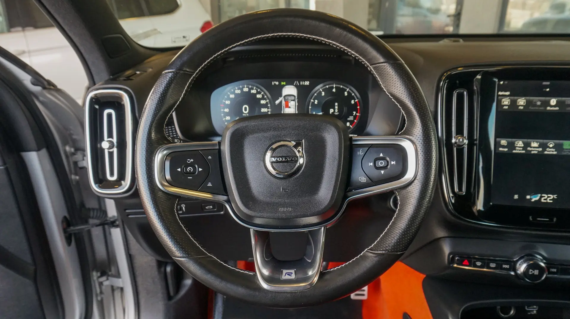 VOLVO XC40 AWD T5 R-DESIGN