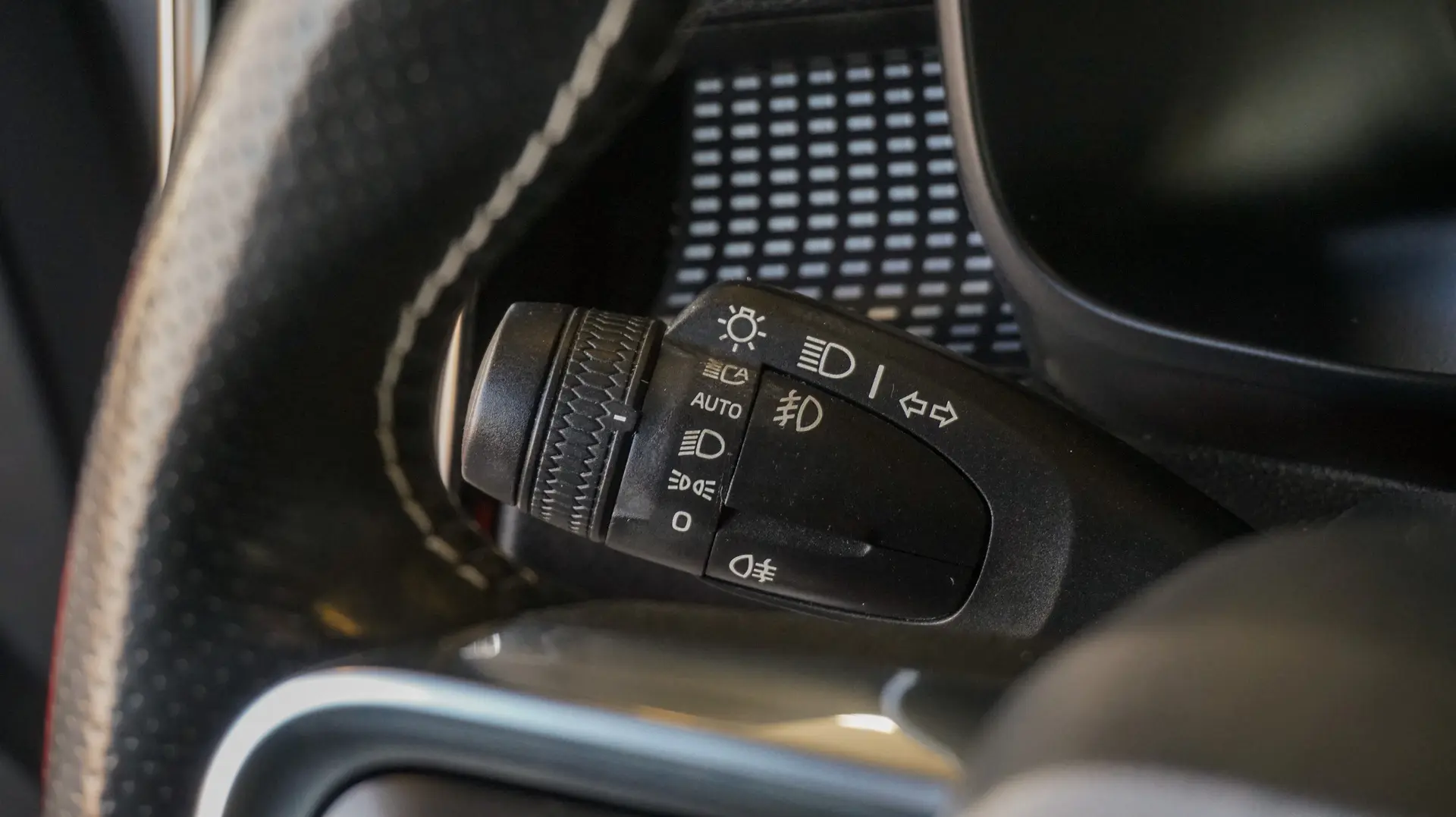 VOLVO XC40 AWD T5 R-DESIGN