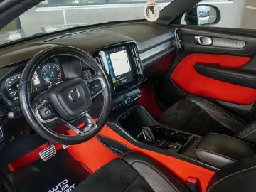 VOLVO XC40 AWD T5 R-DESIGN