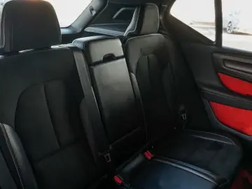 VOLVO XC40 AWD T5 R-DESIGN