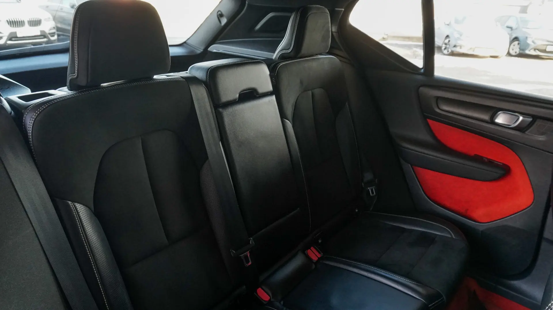 VOLVO XC40 AWD T5 R-DESIGN