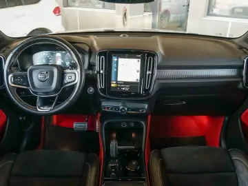 VOLVO XC40 AWD T5 R-DESIGN