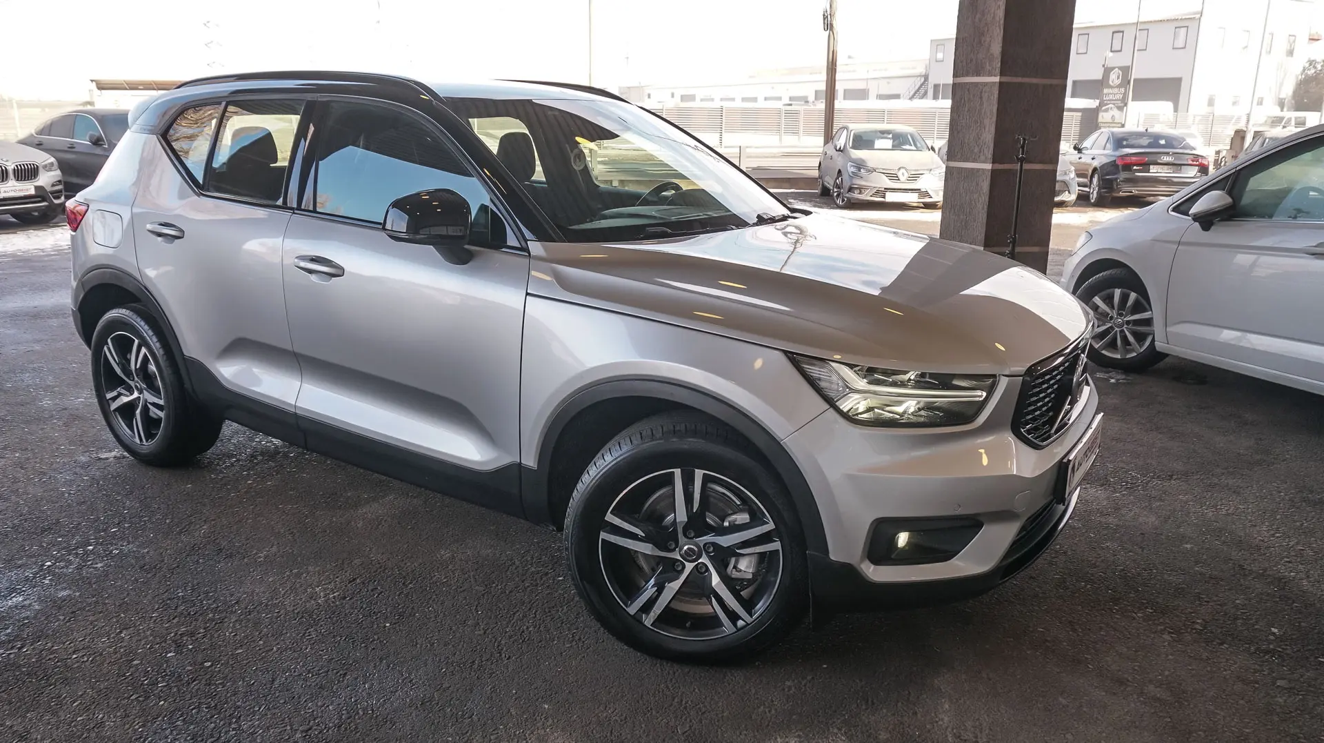 VOLVO XC40 AWD T5 R-DESIGN