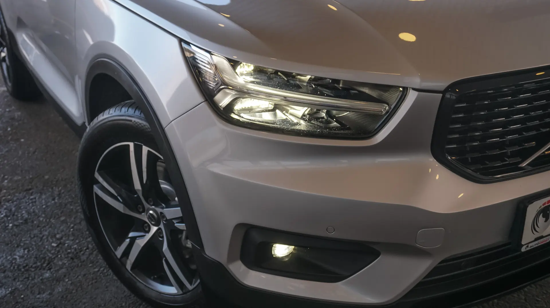 VOLVO XC40 AWD T5 R-DESIGN