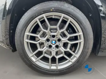 XM 21  Indiv. Farbe Leder Lenkradheizung Massage