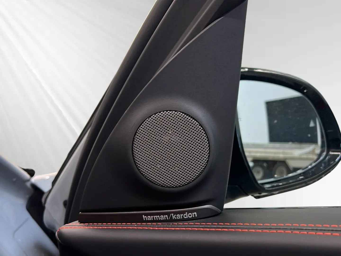 XM Label Red  € 1.190 Zubehörbonus  AHK Massage