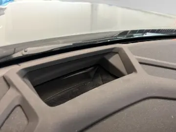 XM Label Red  € 1.190 Zubehörbonus  AHK Massage