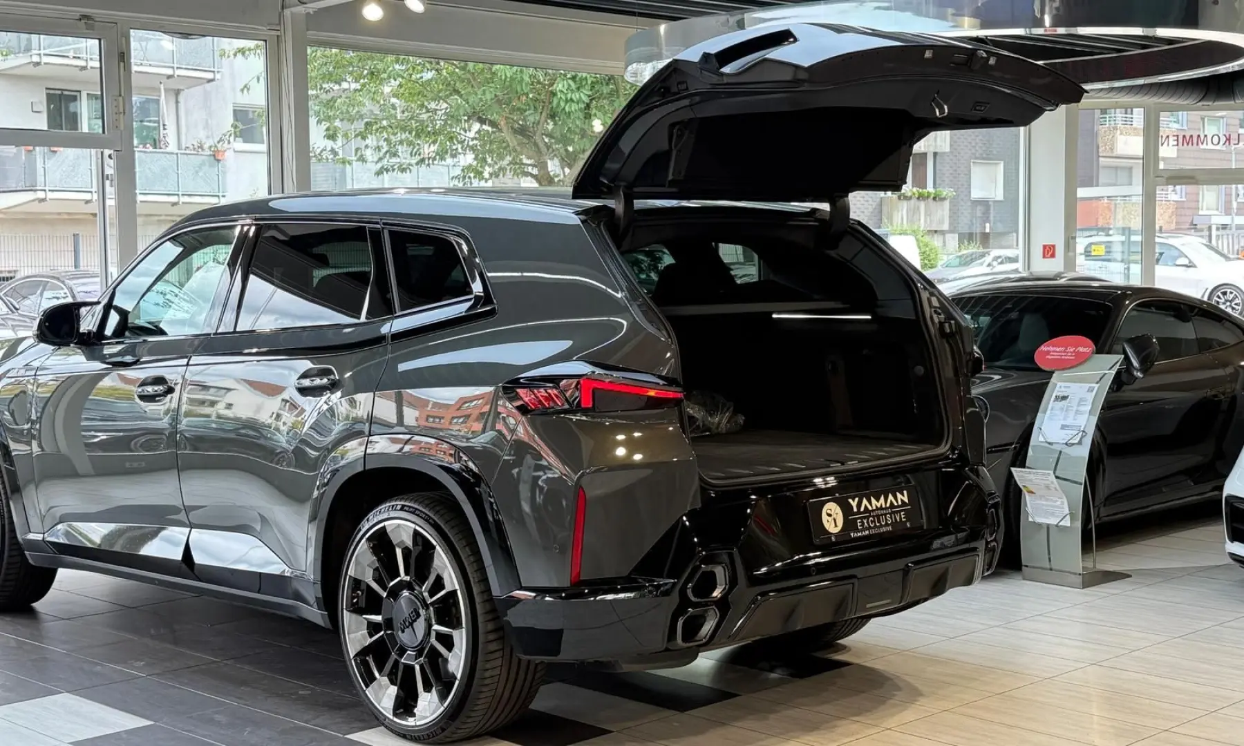 XM M Driver´s H&K Soft-Close Massage