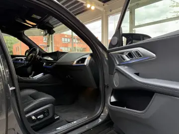 XM M Driver´s H&K Soft-Close Massage