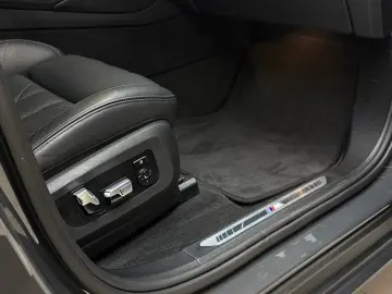 XM M Driver´s H&K Soft-Close Massage