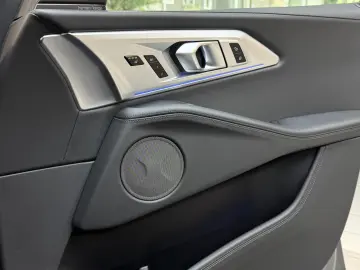 XM M Driver´s H&K Soft-Close Massage