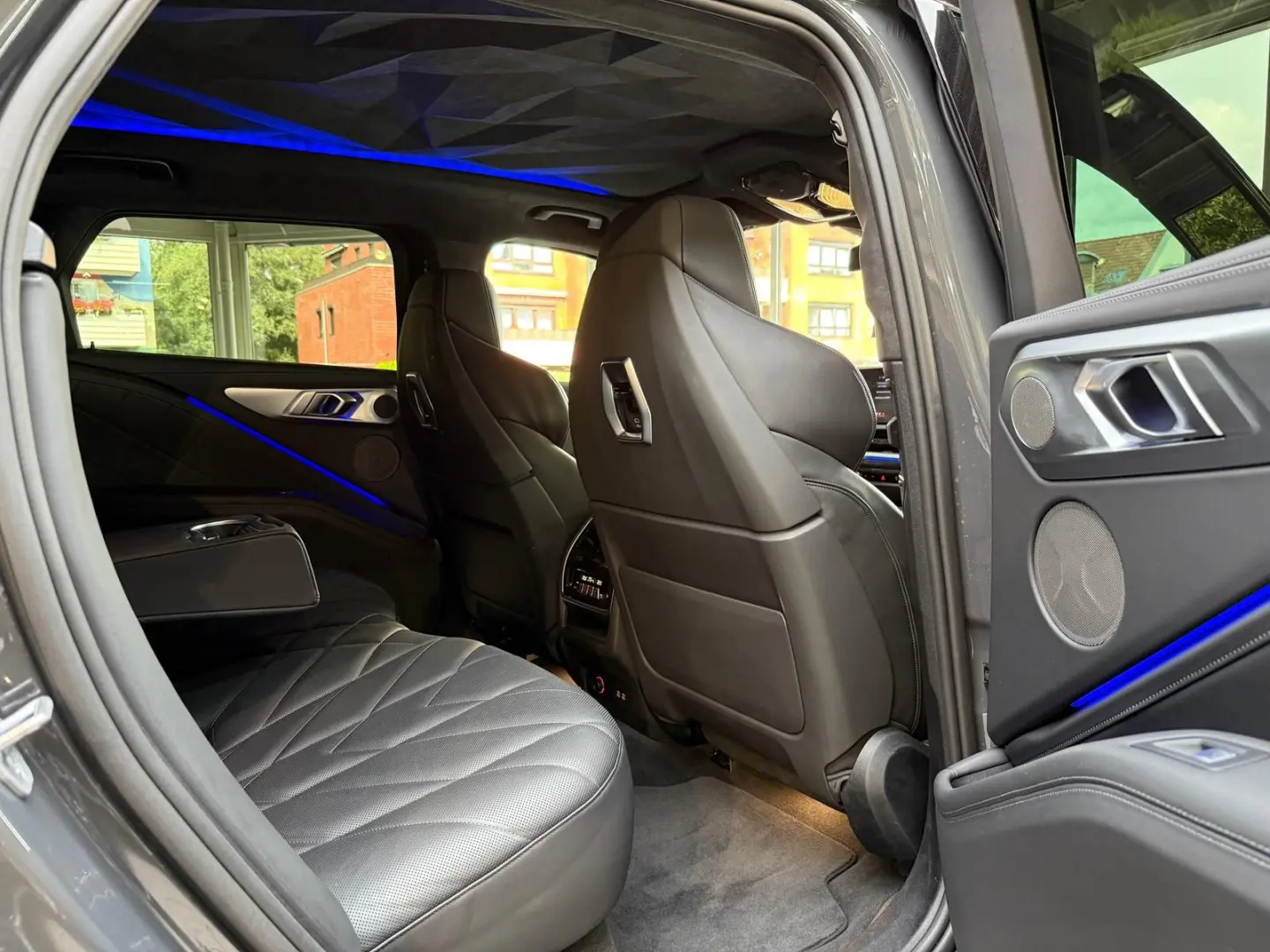 XM M Driver´s H&K Soft-Close Massage