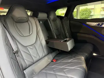 XM M Driver´s H&K Soft-Close Massage