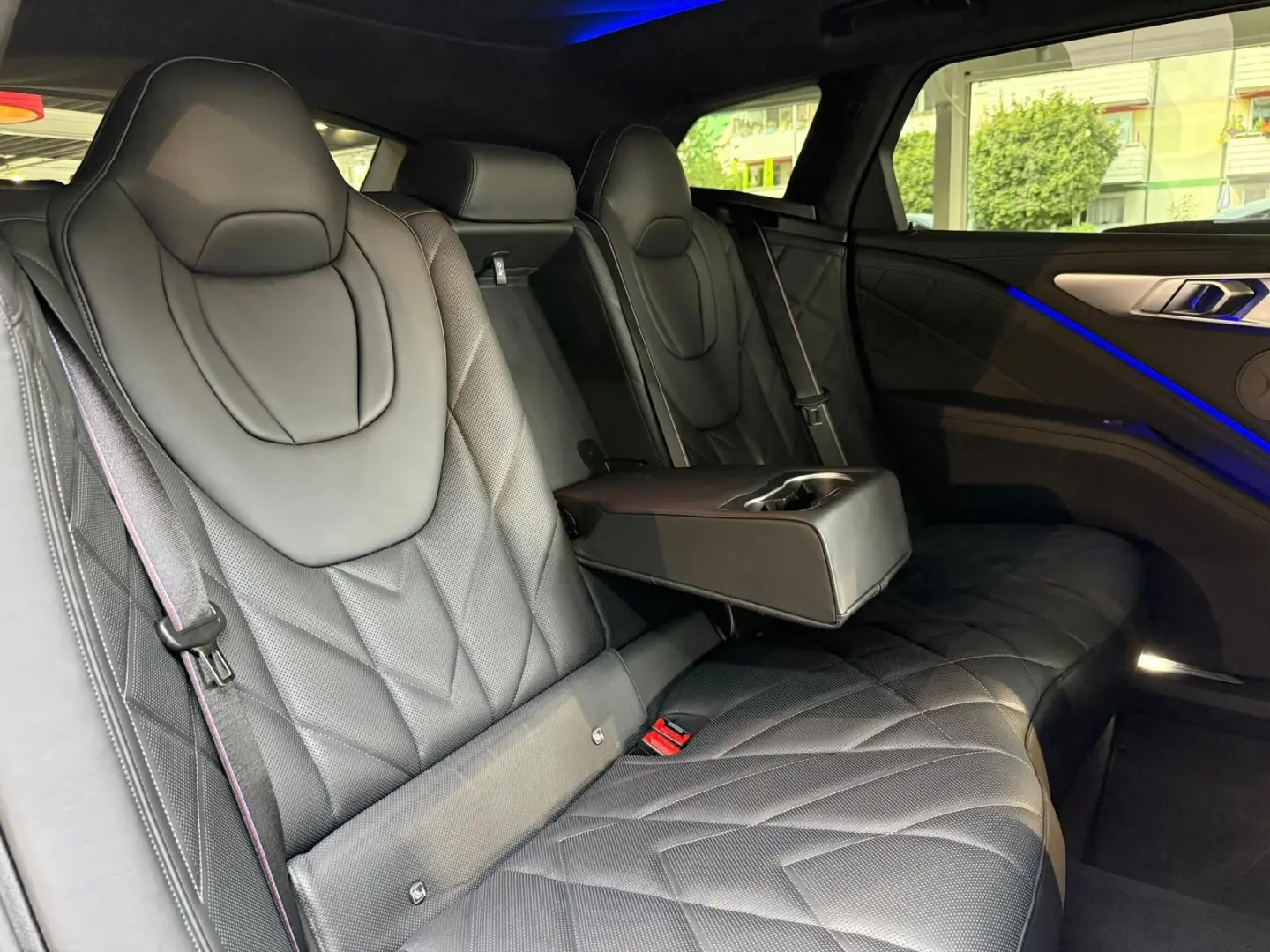 XM M Driver´s H&K Soft-Close Massage