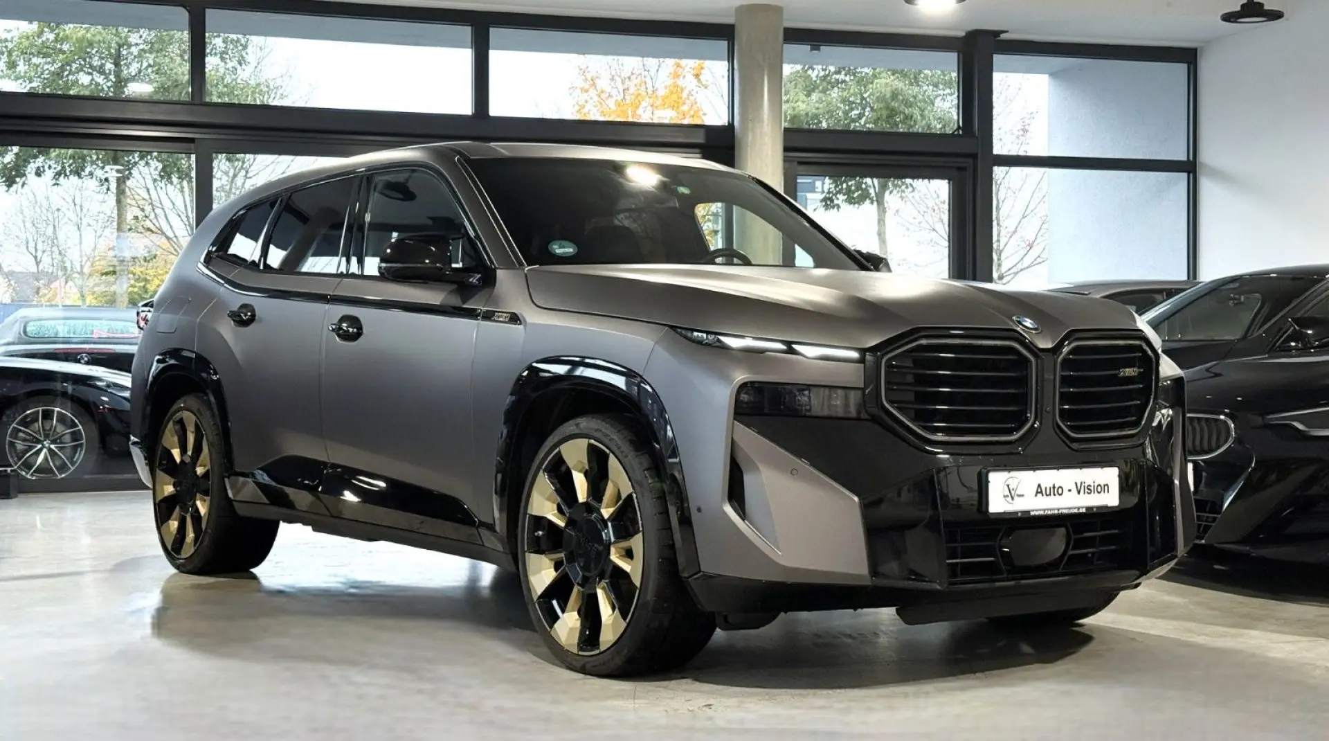 XM  M Drivers  AHK Soft-Close Bowers&Wilkins ACC