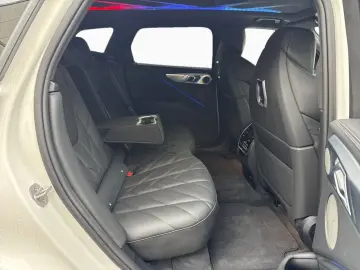 XM 50e IconicGlow BAB-Ass. Massage ACC 360  AHK