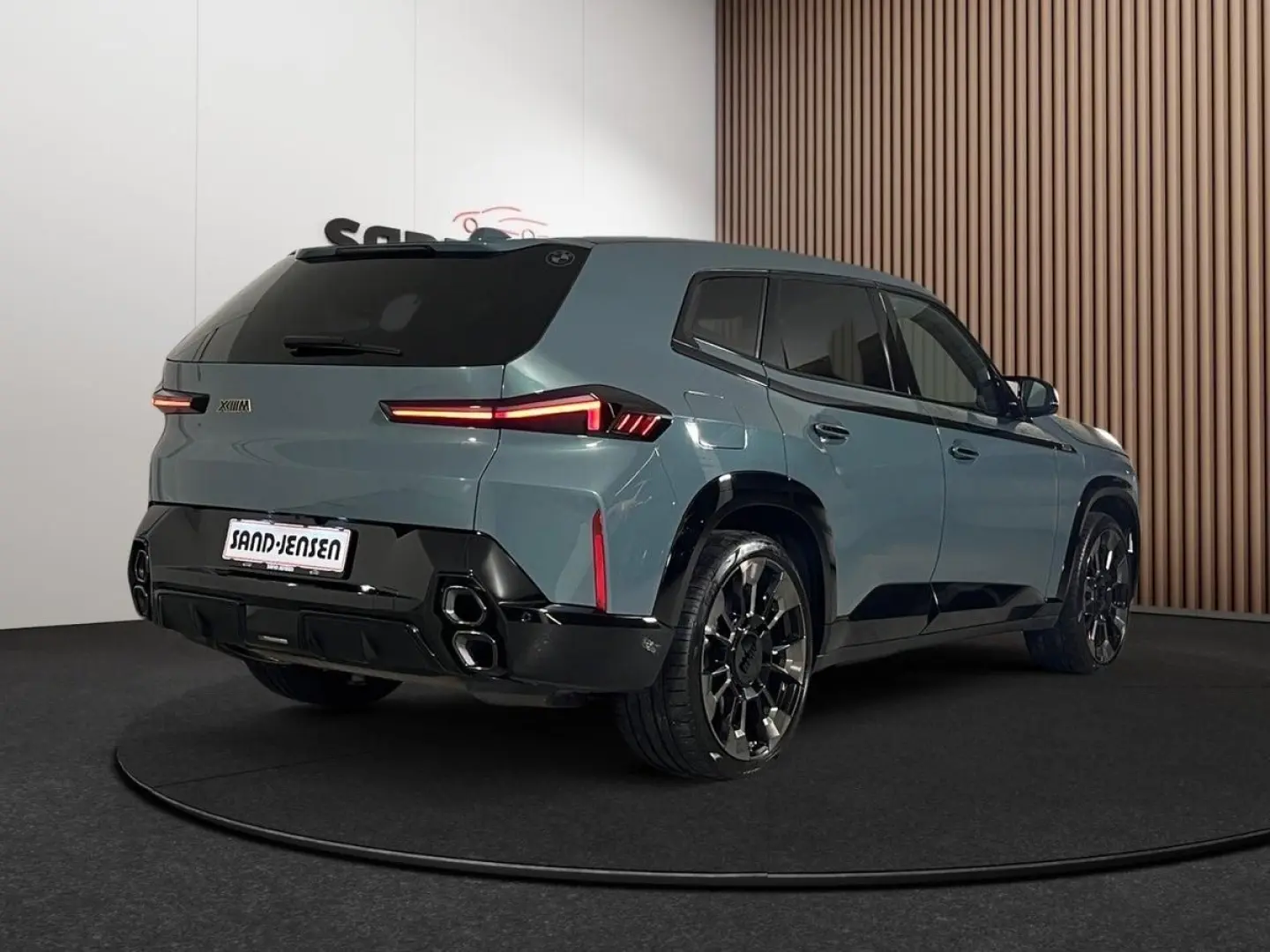 XM 4 4 xDrive 23  M Drivers B&W AHK Massage