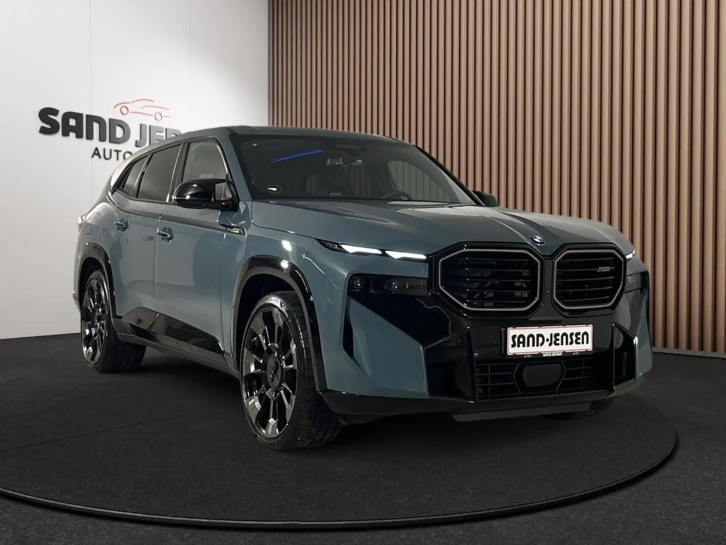 XM 4 4 xDrive 23  M Drivers B&W AHK Massage