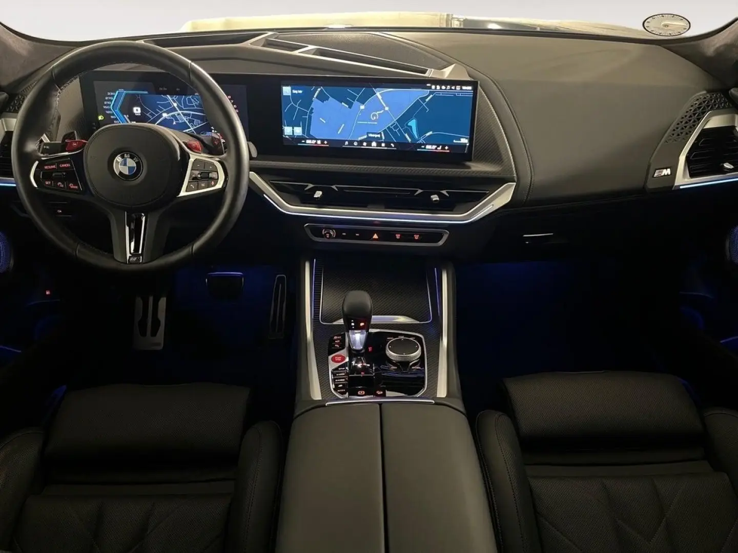 XM 4 4 xDrive 23  M Drivers B&W AHK Massage