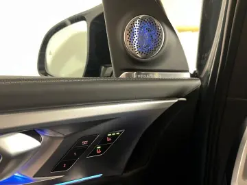 XM 4 4 xDrive 23  M Drivers B&W AHK Massage