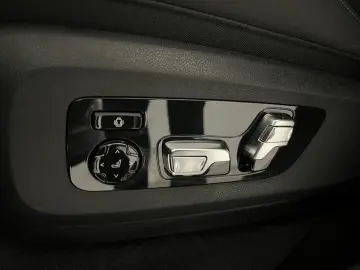 XM 4 4 xDrive 23  M Drivers B&W AHK Massage